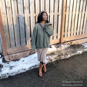 Comfy Oversized Vintage Sweater!!